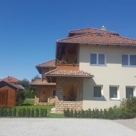 Mediterrania Apartment Кестхей Екстер'єр фото