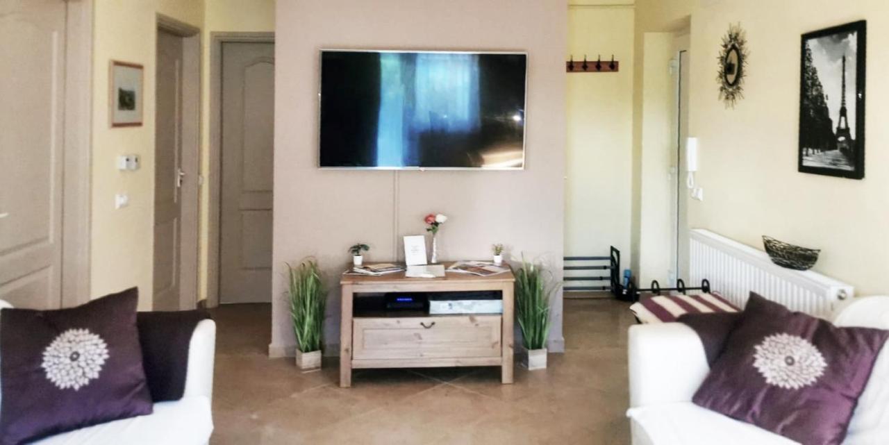 Mediterrania Apartment Кестхей Екстер'єр фото