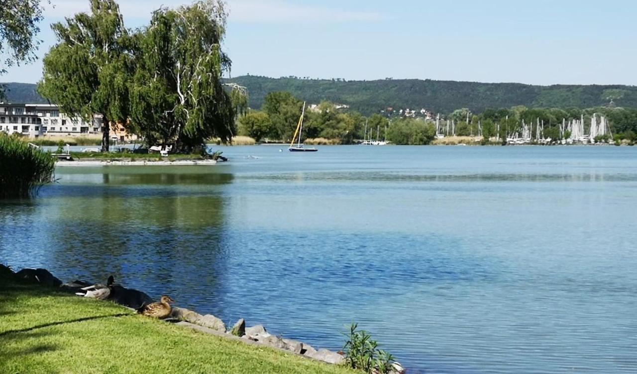 Mediterrania Apartment Кестхей Екстер'єр фото