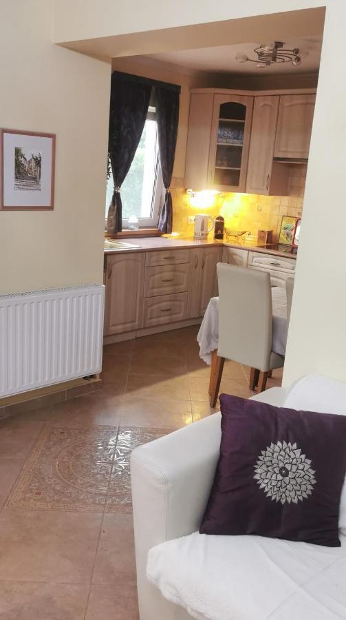 Mediterrania Apartment Кестхей Екстер'єр фото