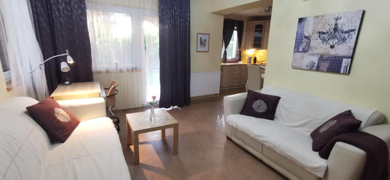 Mediterrania Apartment Кестхей Екстер'єр фото